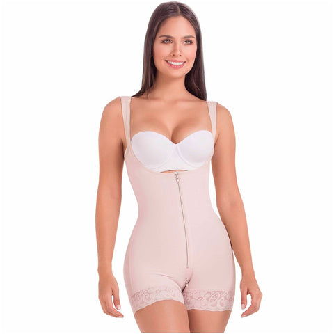 The faja carola–3019 is a short type girdle with silicone lace that pr